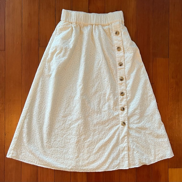 NWOT Madewell Eyelet Side-Button Midi Skirt in Dream-On Daisy - Ivory - Size XS - Picture 5 of 9